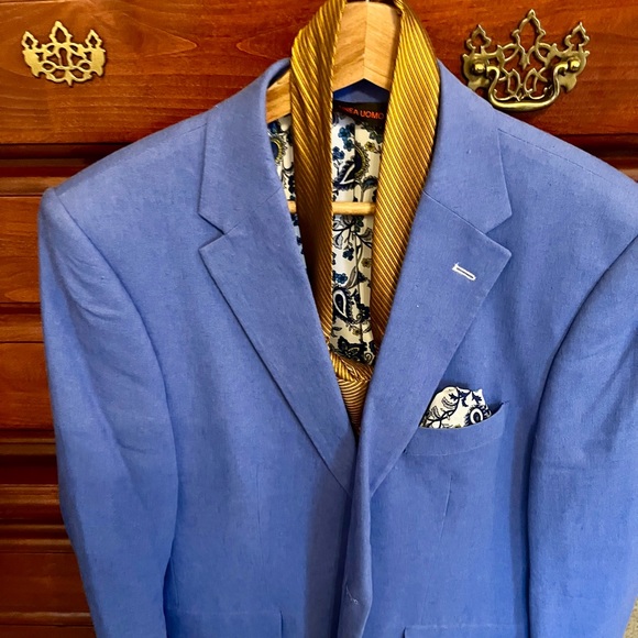 New Men's Italian lenen sports coat 38R royal blue in color and a